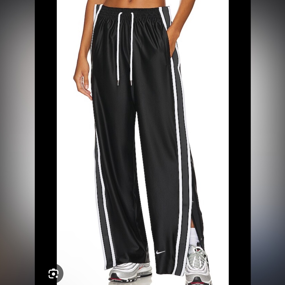Nike Tearaway Pant Circa in Black/White Small